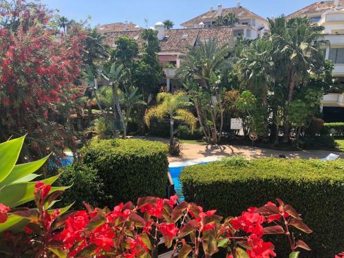 Luxury Apartment At Lomas Del Rey, Puente Romano