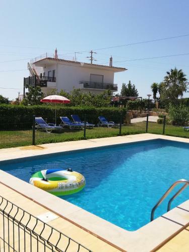 Villa Mila - 3 Bedroom Apartment With Pool