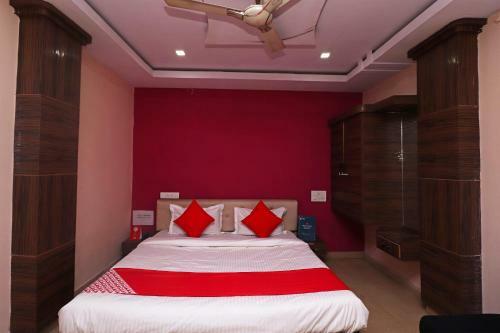 Oyo 28769 The Landmark Hotel
