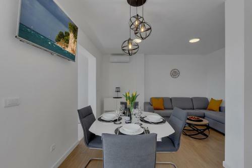 Holiday Home L & B Makarska
