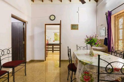 Hotel Infinity Lake View 6bhk Bungalow With Private Pool