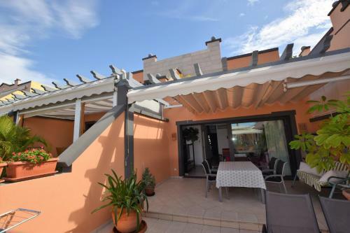 Lovely Duplex Apartment La Caleta