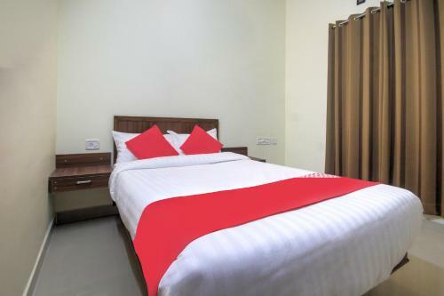 Hotel Oyo 48373 Sri Darshanam Homes