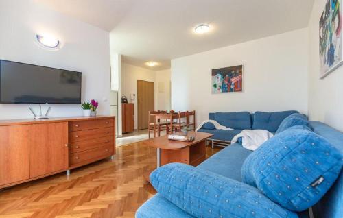 Apartments With A Parking Space Makarska - 18170