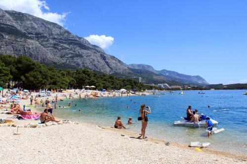 Apartments With A Parking Space Makarska - 18213