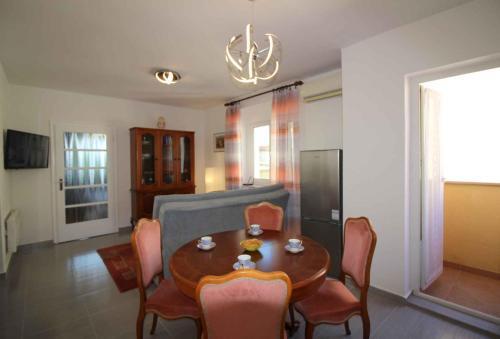 Apartment In Porec/istrien 38642