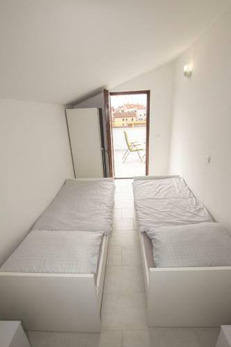 Hostal Apartments And Rooms Irena