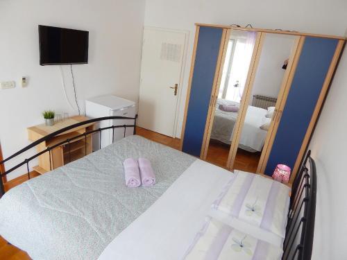 Hostal Rooms And Apartments Porat