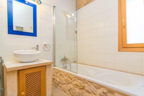 Villa Cas Capell� & Casa Rub�