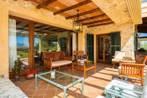 Villa Els Mitjans