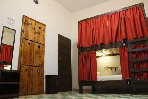 Casa Bonita Hotel Y Hostal