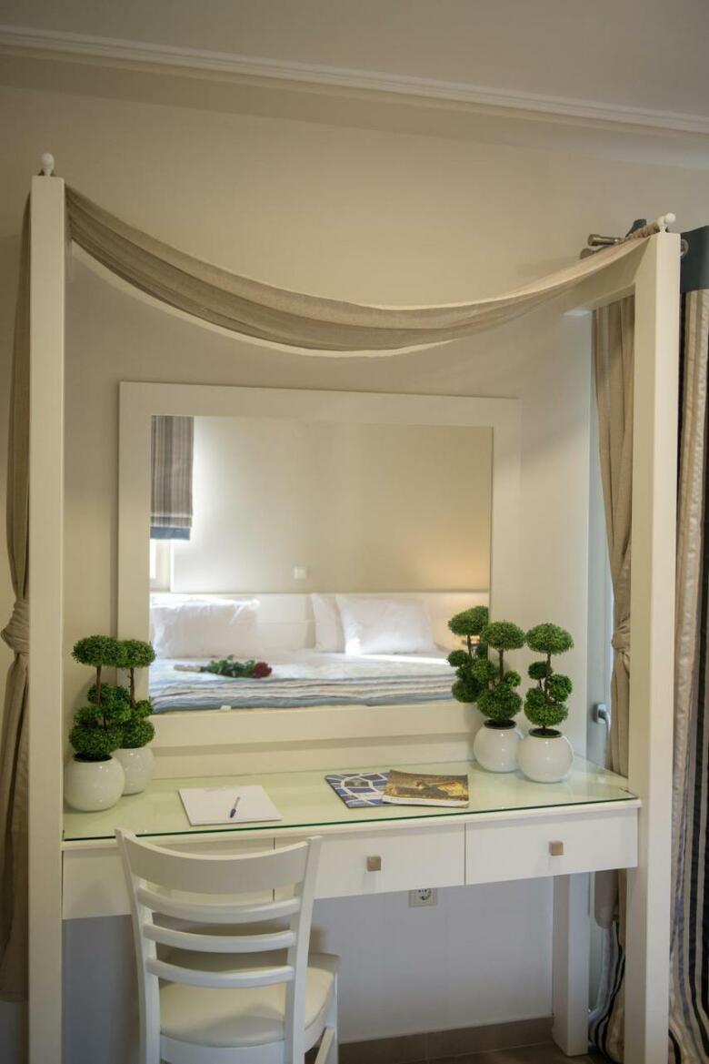 Aparthotel Mantinia Bay Hotel