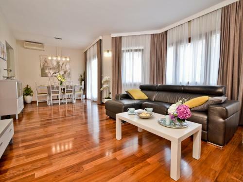 Superior Villa Antea With Jacuzzi & Pool
