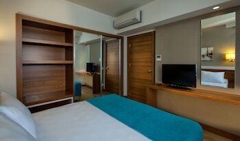 Grand Park Lara Hotel