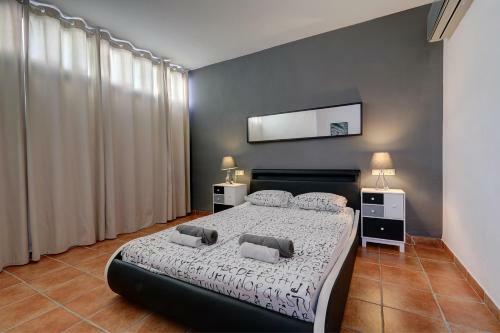Villa In Puerto Marina With Private Pool