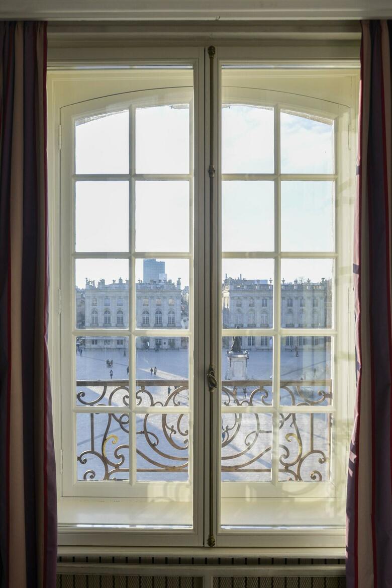 Hotel Grand De La Reine