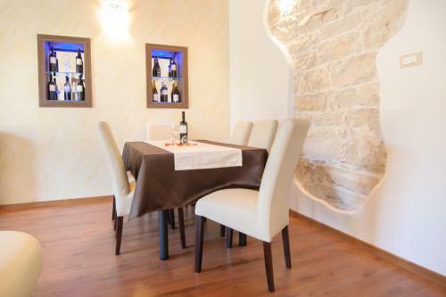Apartment Borgo 8