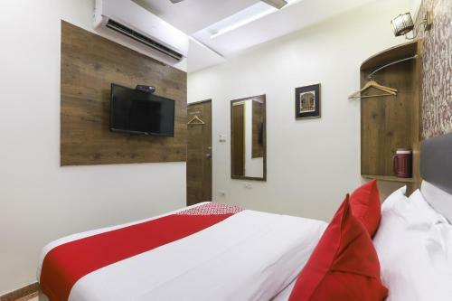 Oyo 82082 Hotel Down Town