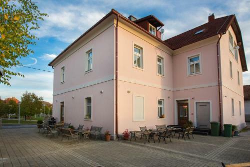 Hostal St. Hubert Hunting Lodge