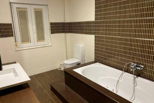 Apartamento de 4 Dormitorios En Camari�as