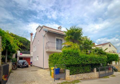 Apartments Mirta
