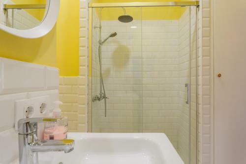 Divino Apartment By Cadiz4rentals