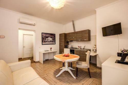 Hostal Four Rivers Suites