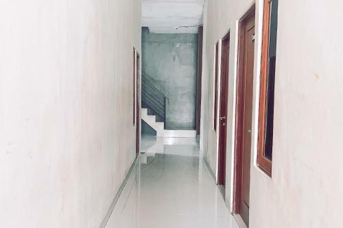 Hotel Almira Homestay Ambon Redpartner