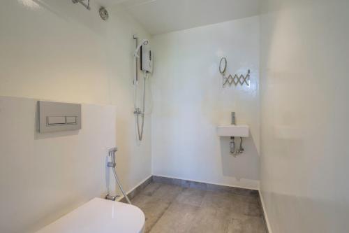 Hotel Vista Studio Loft Suites (Staycation Approved)
