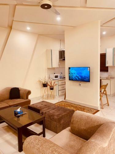 Fully Serviced 2 Br Independent Portion In Wapda City