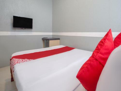 Hotel Vaccinated Staff - Oyo 588 Sunrock Resort
