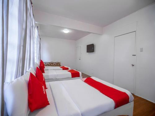 Hotel Vaccinated Staff - Oyo 588 Sunrock Resort