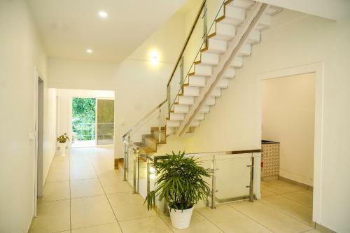 Hotel Oceana Hills Residency