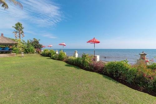 Villa Agus Mas - Serene & Calm Beachfront Villa!