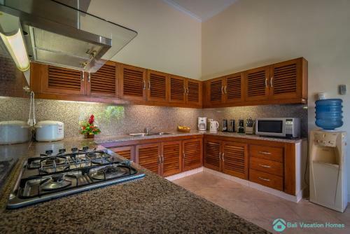 Villa Namast� - Beachfront At Lovina 10p, Pool, Bbq