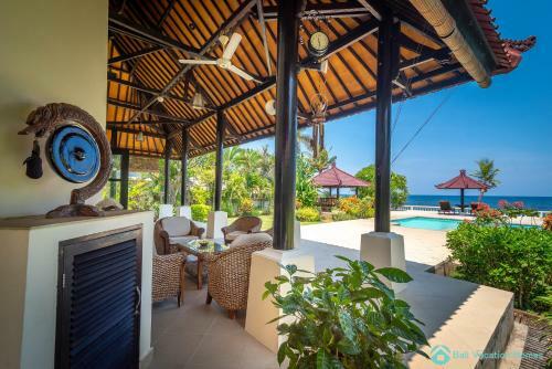Villa Namast� - Beachfront At Lovina 10p, Pool, Bbq