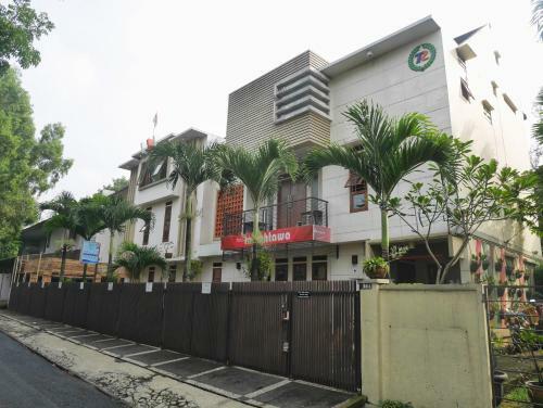 Bed & Breakfast Rumah Tawa Hotel Syariah