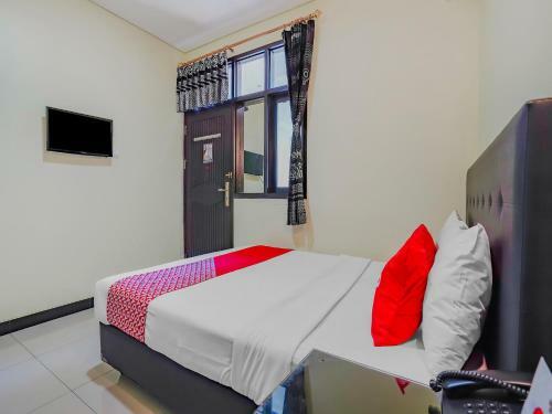 Oyo 90064 Hotel Salon Fora & Cafe