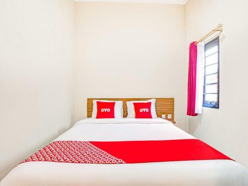 Hotel Vaccinated Staff - Oyo 3462 Cimindi Residence