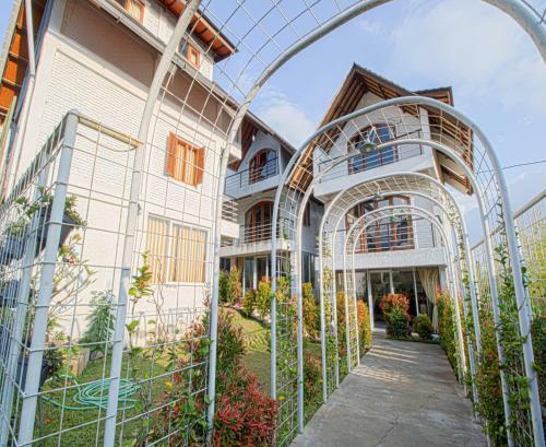Hotel Kupu Kupu Lembang