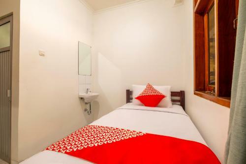 Hotel Vaccinated Staff - Oyo 2265 Bunga Bakung Residence