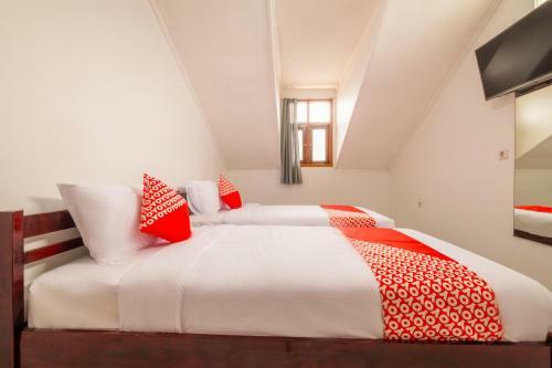 Hotel Vaccinated Staff - Oyo 2265 Bunga Bakung Residence