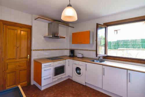 �nuevo! C�modo Y Amplio Chalet Con Jard�n