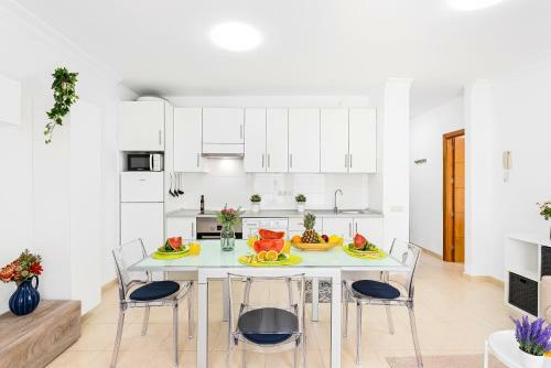 B18 Stunning 2 Bedroom Apartment En Los Abrigos