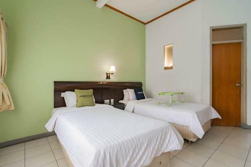 Urbanview Hotel Rumah Asri Bandung