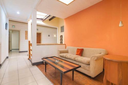Urbanview Hotel Rumah Asri Bandung