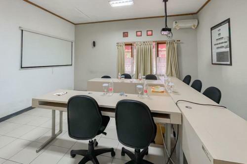 Urbanview Hotel Rumah Asri Bandung