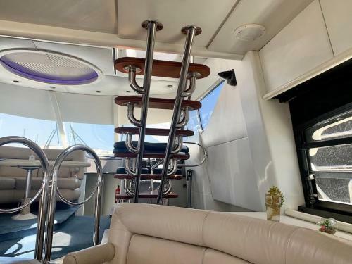 Yacht 18m Sunseeker In Mallorca
