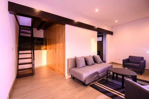 Finca Con Piscina En Doni�os