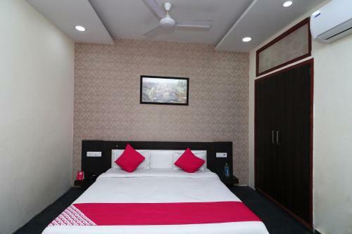 Oyo 16499 Hotel Moti Dungri Palace
